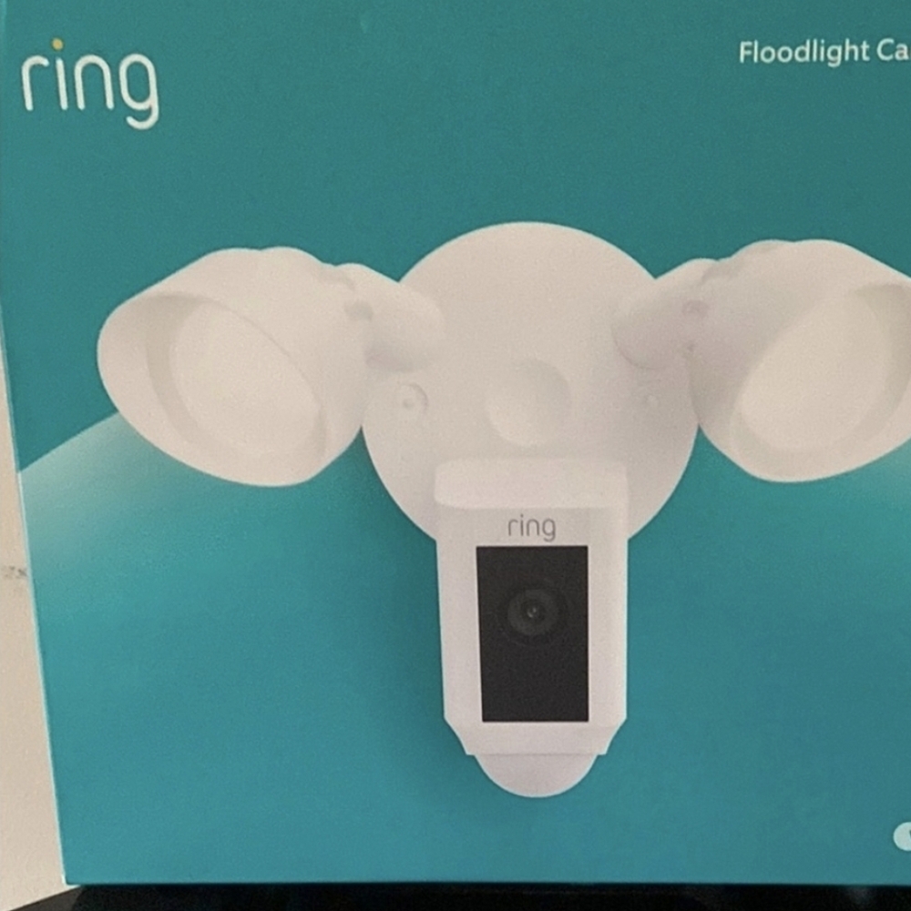 Ring Floodlight Cam Plus - Wired, White